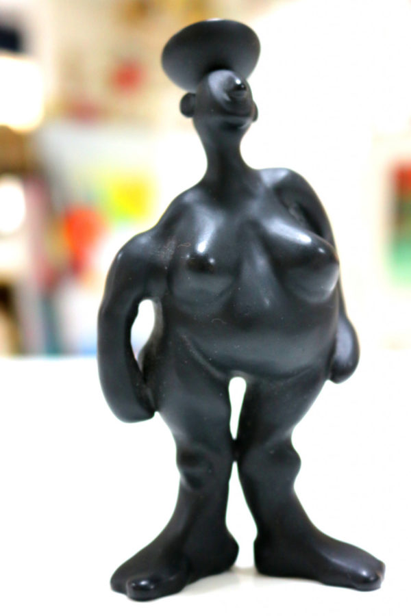 Max Hoffmann | Figur mit Hut | 12 cm | Bronzeskulptur – Bild 2