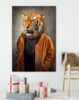 Tiger im Mantel | Digitaldruck auf Acrylglas – Bild 2